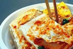 烤冷面的做法视频,美味家常小吃轻松学